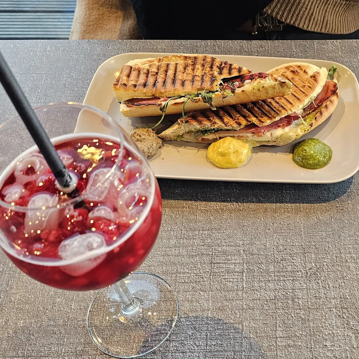 Essen und Trinken photo 3