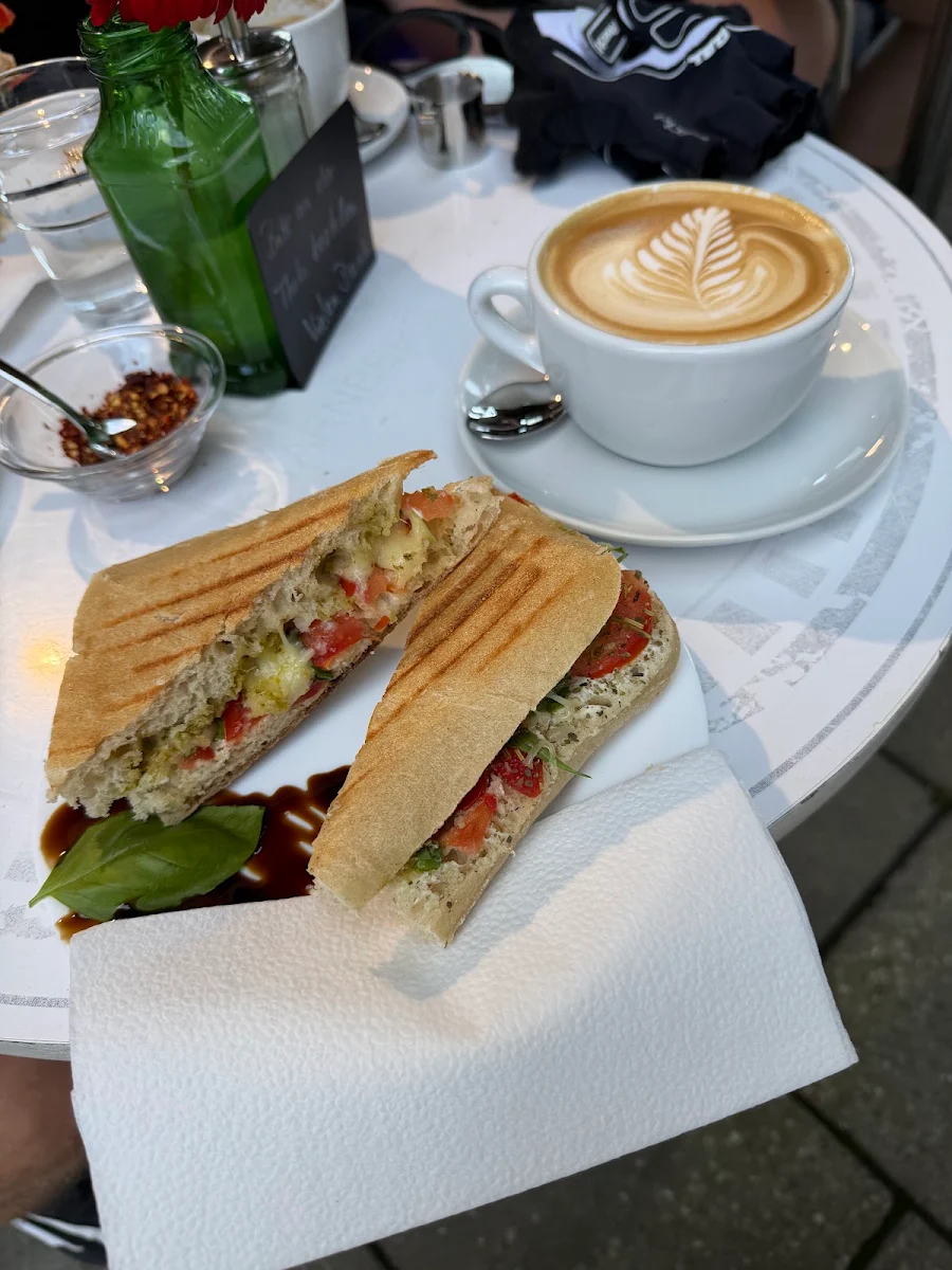 Essen und Trinken photo 2