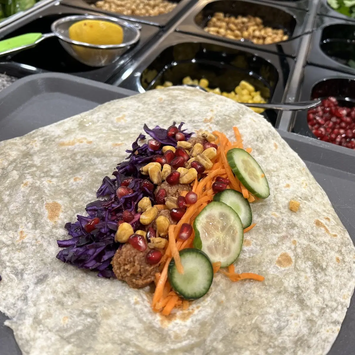 Essen und Trinken, VRAPS by sour kitchen | vegan Çiğ Köfte wraps