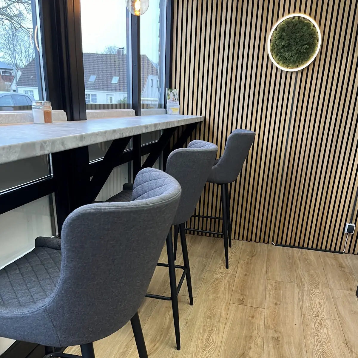 Atmosphäre, Döner Haus