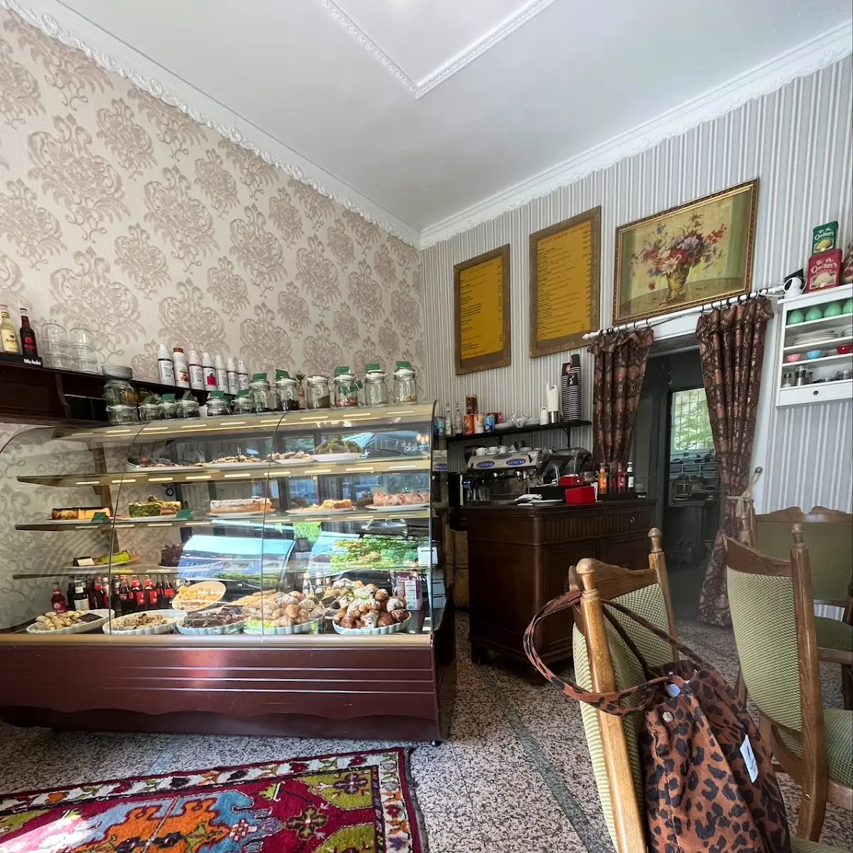 Atmosphäre, CARISMA Kuchen & Liebe