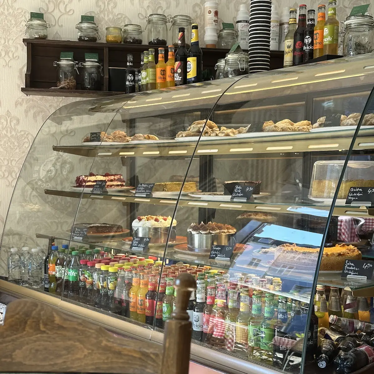 Atmosphäre, CARISMA Kuchen & Liebe
