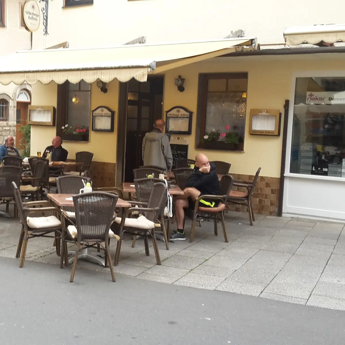 Atmosphäre, Zur Post