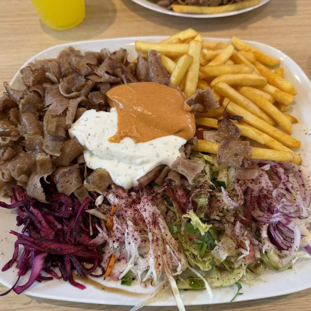 Essen und Trinken, Dilara Döner