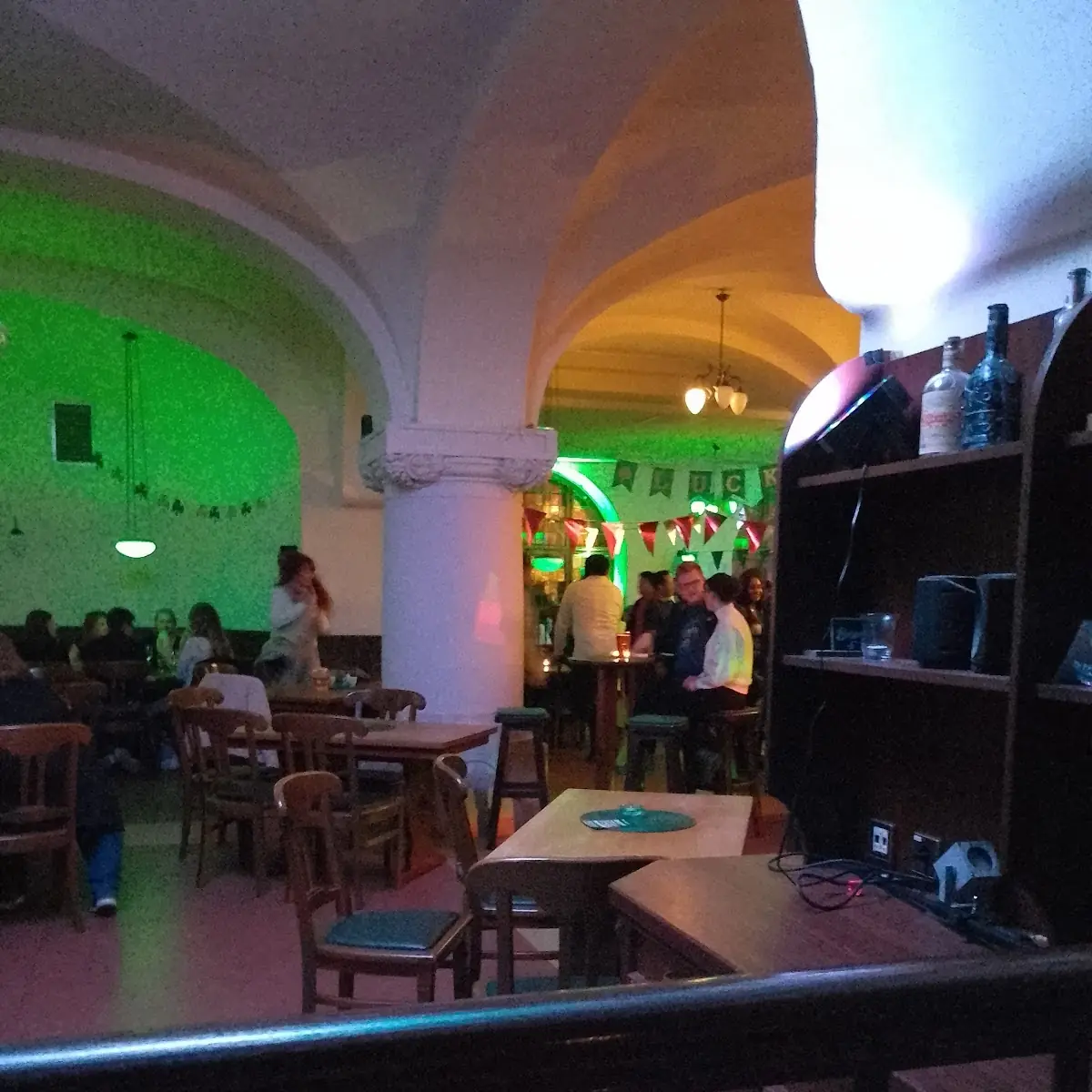 Atmosphäre, Shamrock im Historischen Ratskeller zu Dessau