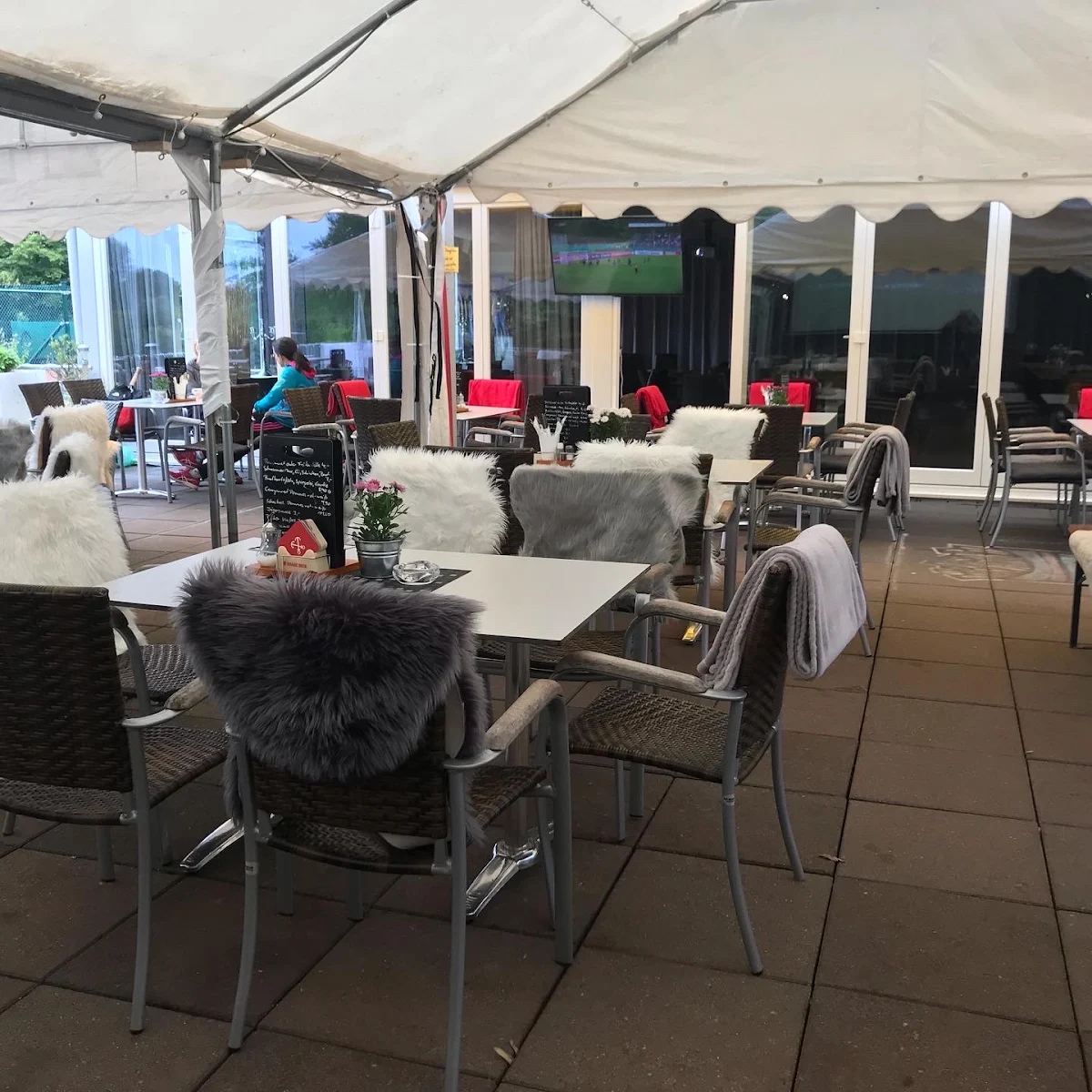 Atmosphäre, B.K. Catering Lieferservice