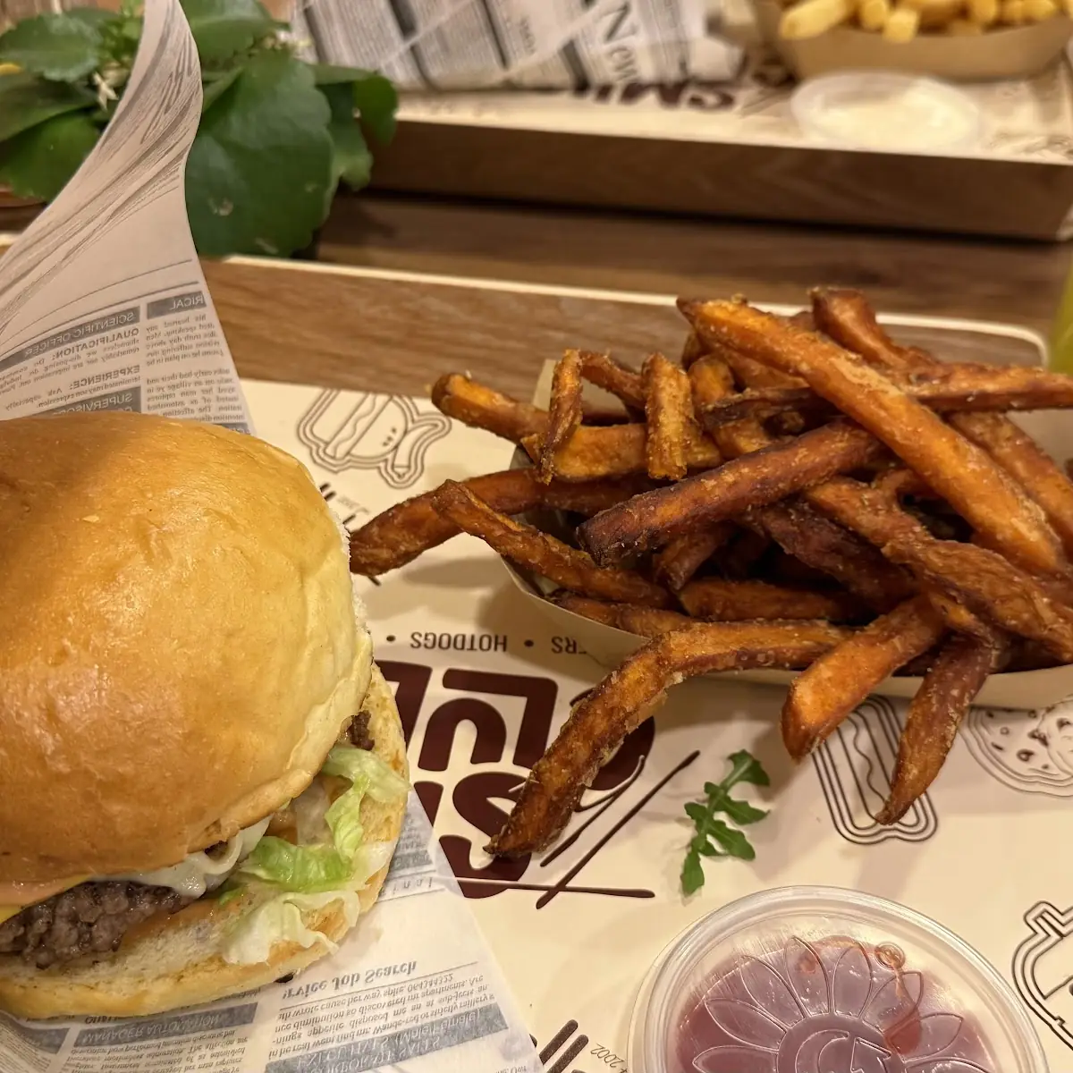 Essen und Trinken, The Smile Club