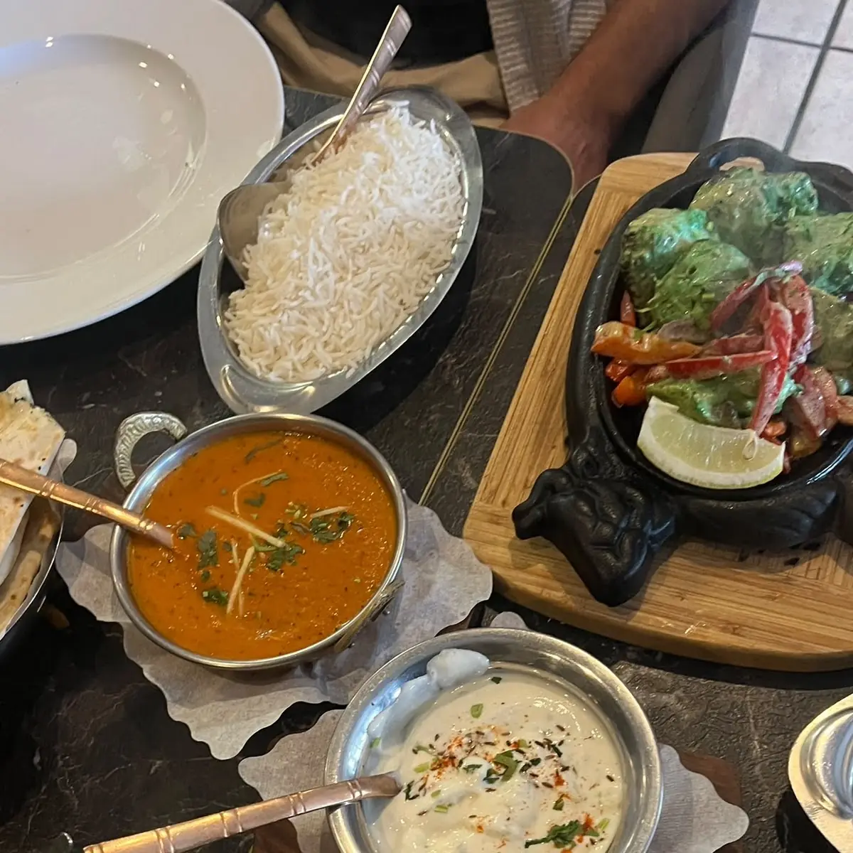 Essen und Trinken, Tandoor House