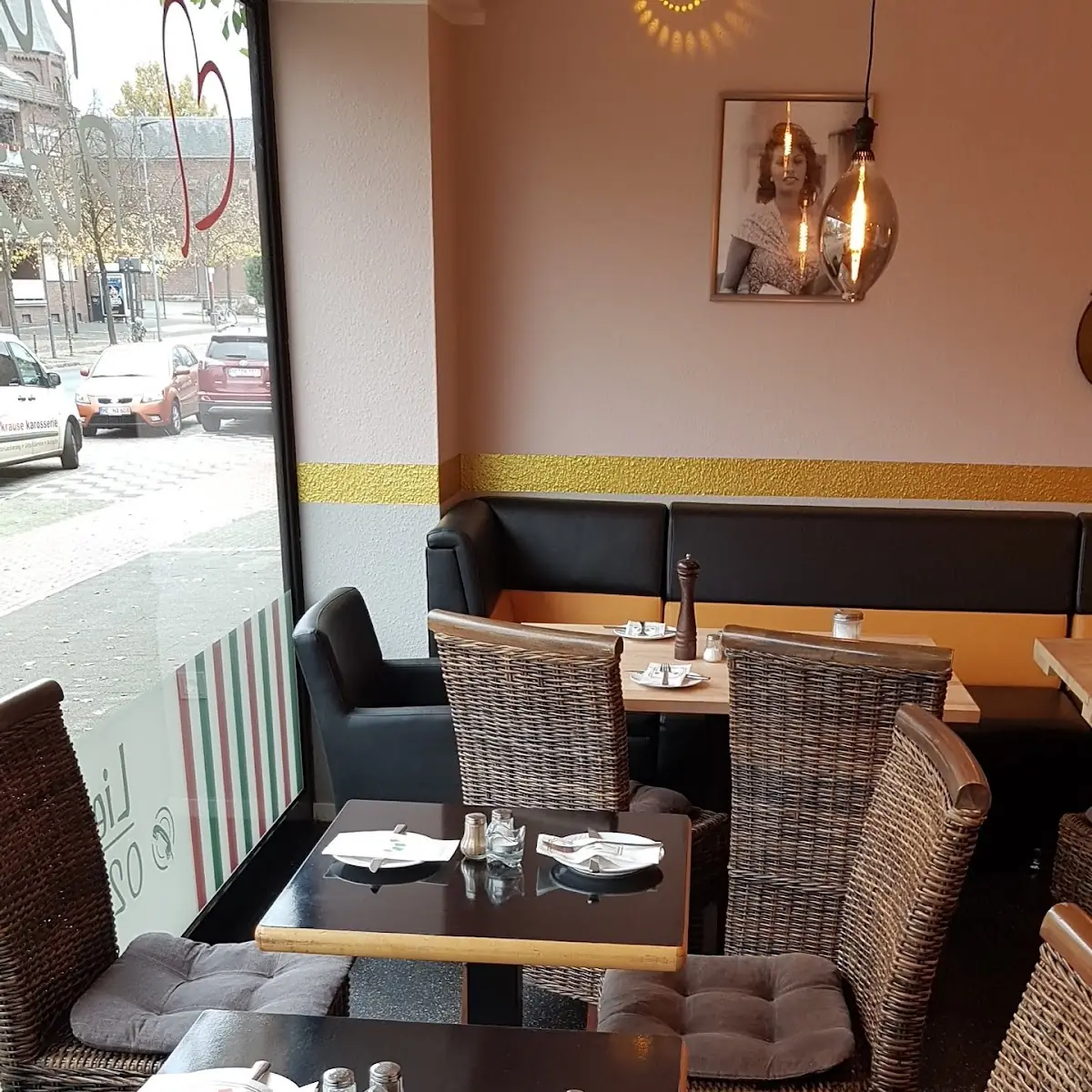Atmosphäre, Pizzeria Pizz e Cor Neuss