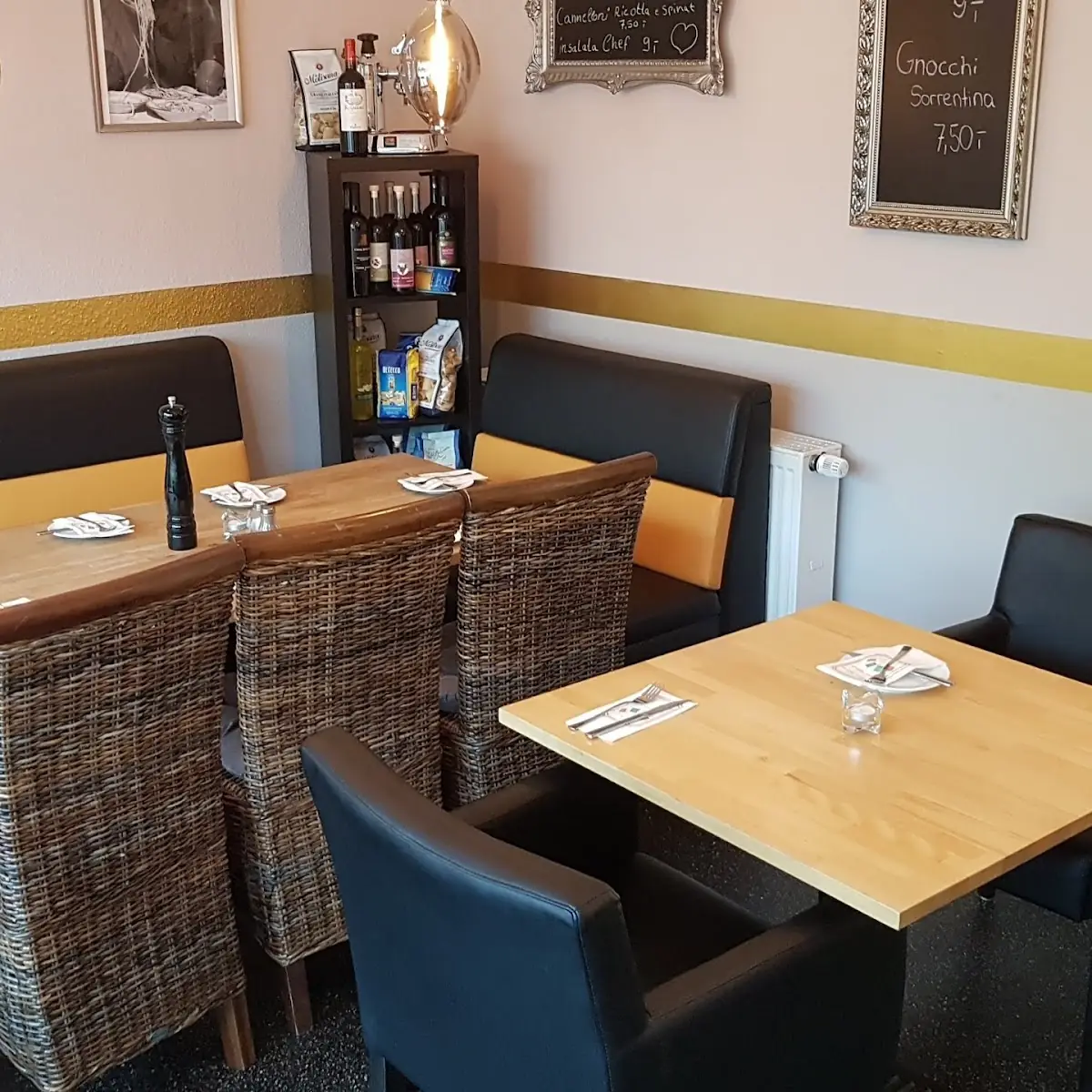 Atmosphäre, Pizzeria Pizz e Cor Neuss