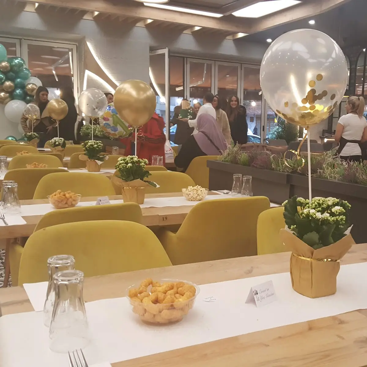 Essen und Trinken, Demlik Künefecim Café