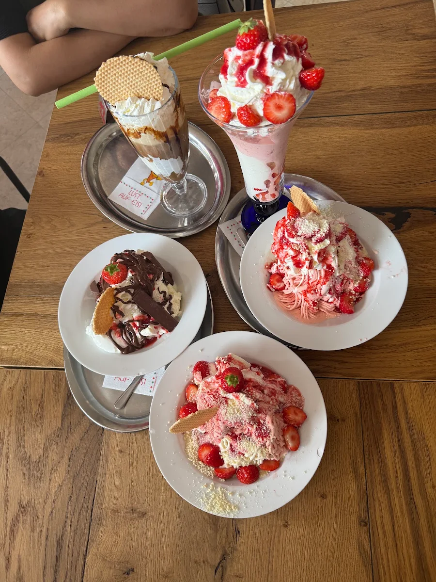 Essen und Trinken, Eiscafé Peppone Kohlscheid