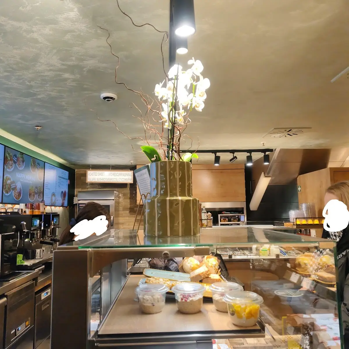 Atmosphäre, dean&david | Bowls, Salate, Curries & Snacks im Fünf Höfe City Quartier München