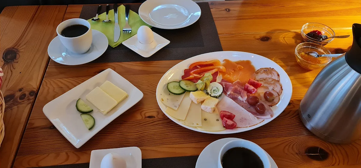 Essen und Trinken, Pension Gründer