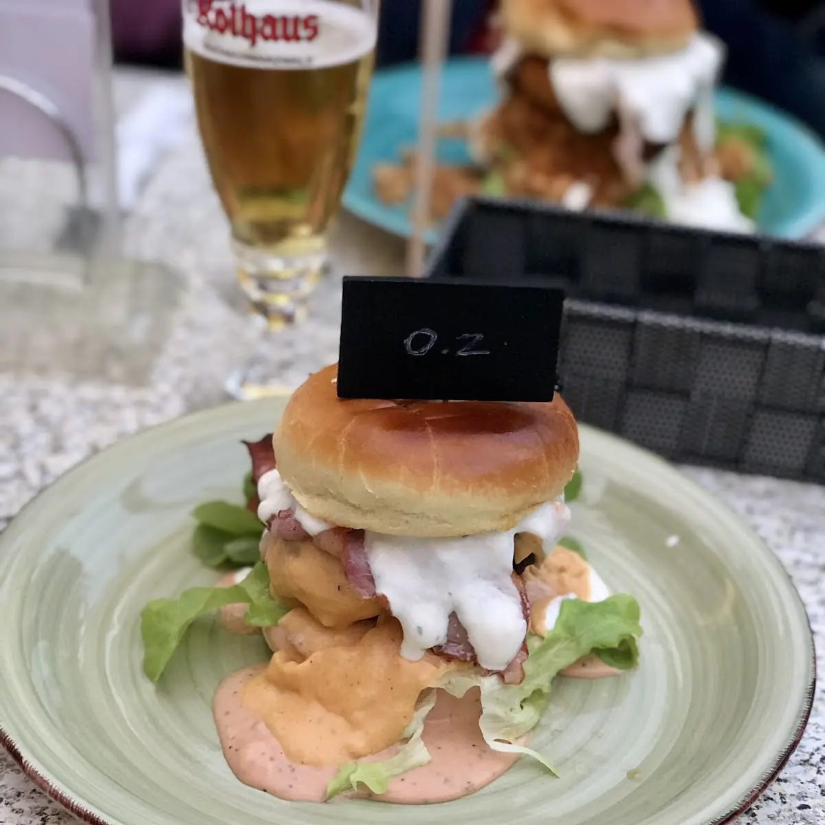 Essen und Trinken, Strauße Gutsschenke zur Scheune Genuss in der Scheune zwischen Weinbergen und Rheinauen
