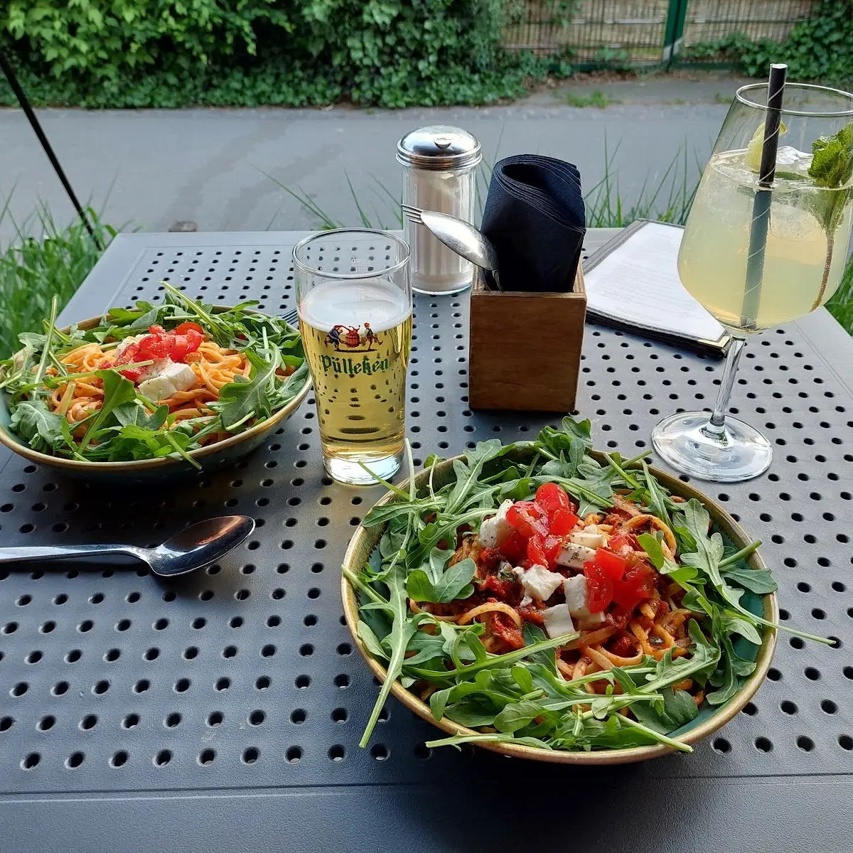 Essen und Trinken, Hafenmeister & Docks