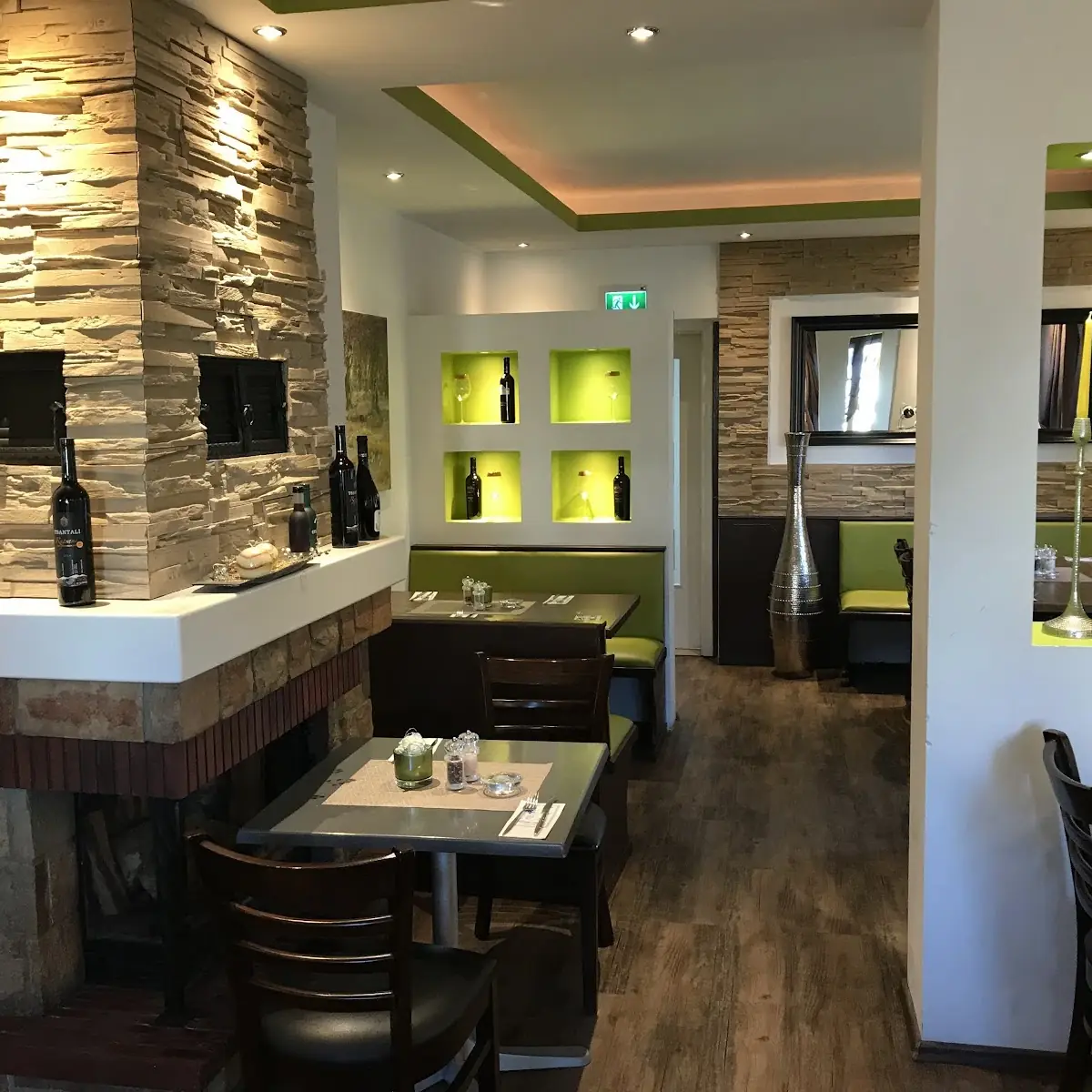 Atmosphäre, Taverna Elia