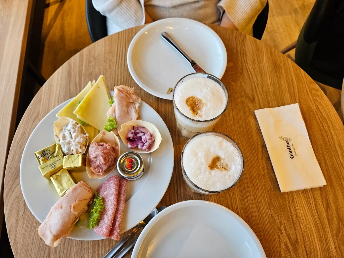Essen und Trinken photo 2