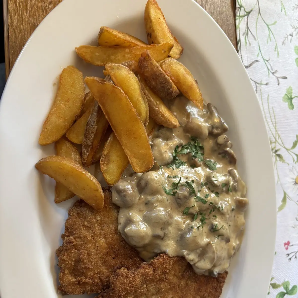 Essen und Trinken, Restaurant Gemeinschaftshaus "G-Haus"