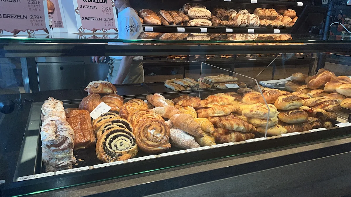 Atmosphäre, Förch der Bäcker mit Café (Haßmersheim Rewe)