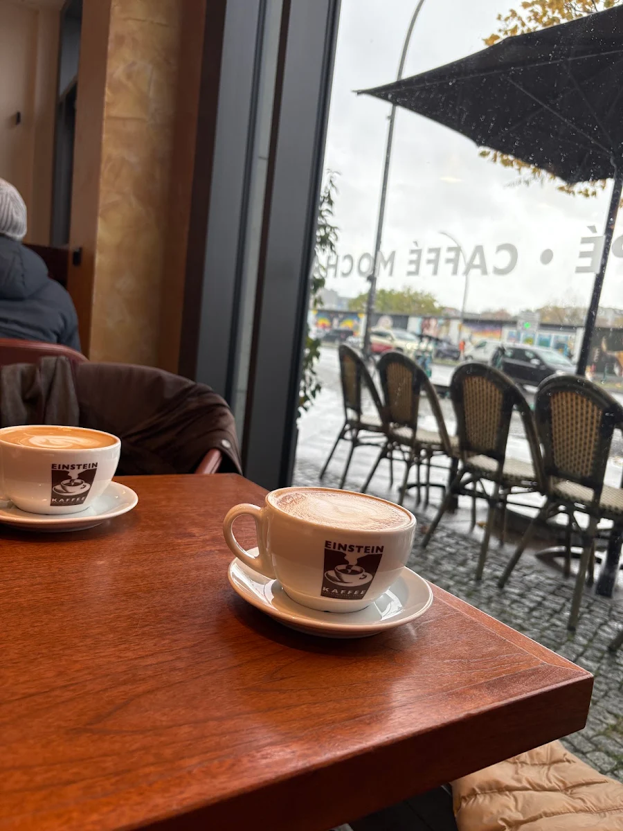 Essen und Trinken, EINSTEIN KAFFEE an der UBER Arena