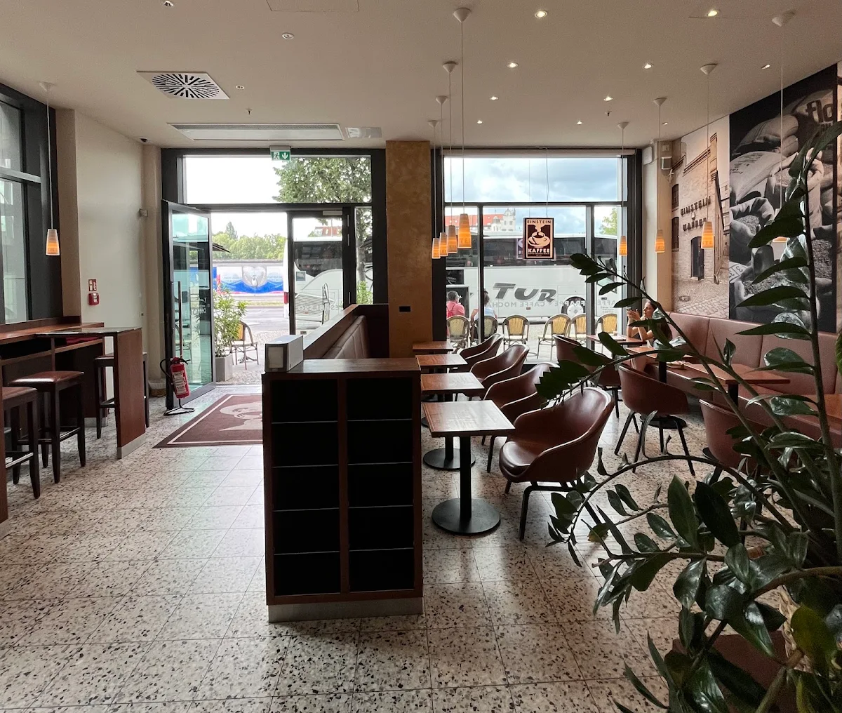 Atmosphäre, EINSTEIN KAFFEE an der UBER Arena