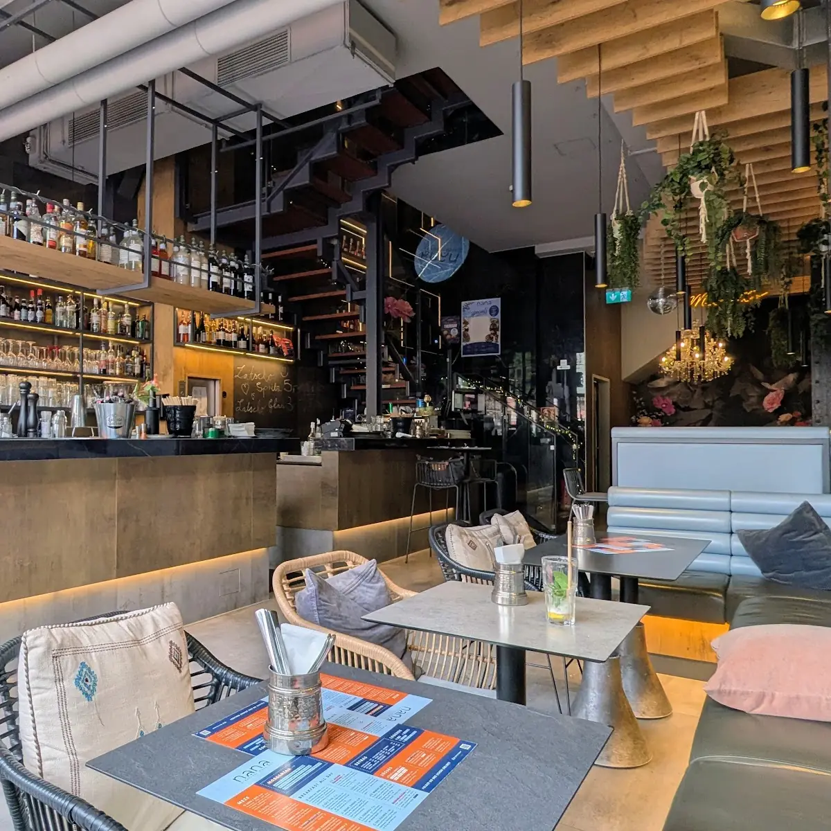 Atmosphäre, nana | breakfast meze bar