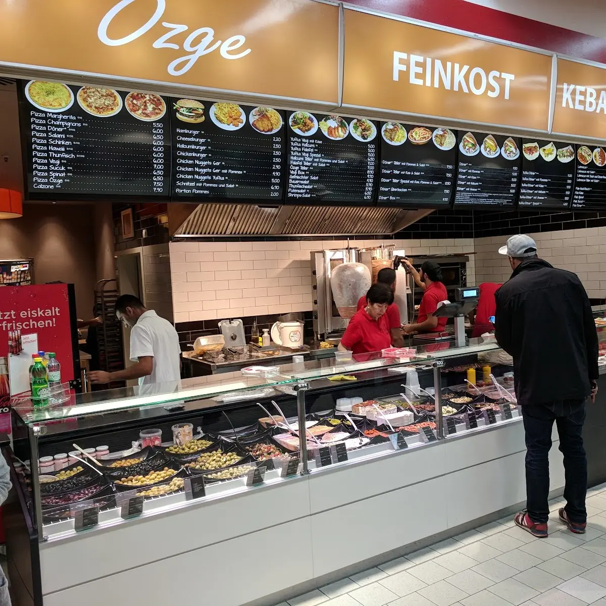 Atmosphäre, Özge Feinkost Kebab & Pizza