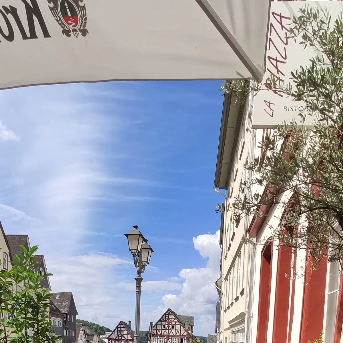 Atmosphäre, LA PIAZZA