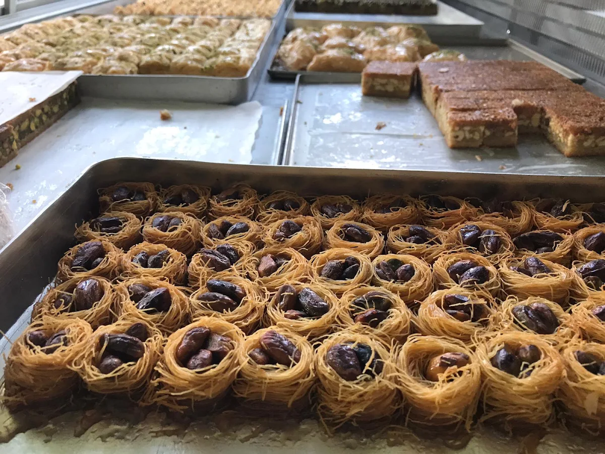 Essen und Trinken, Al Quds arabische Süßigkeiten - Baklava Düsseldorf - حلويات القدس