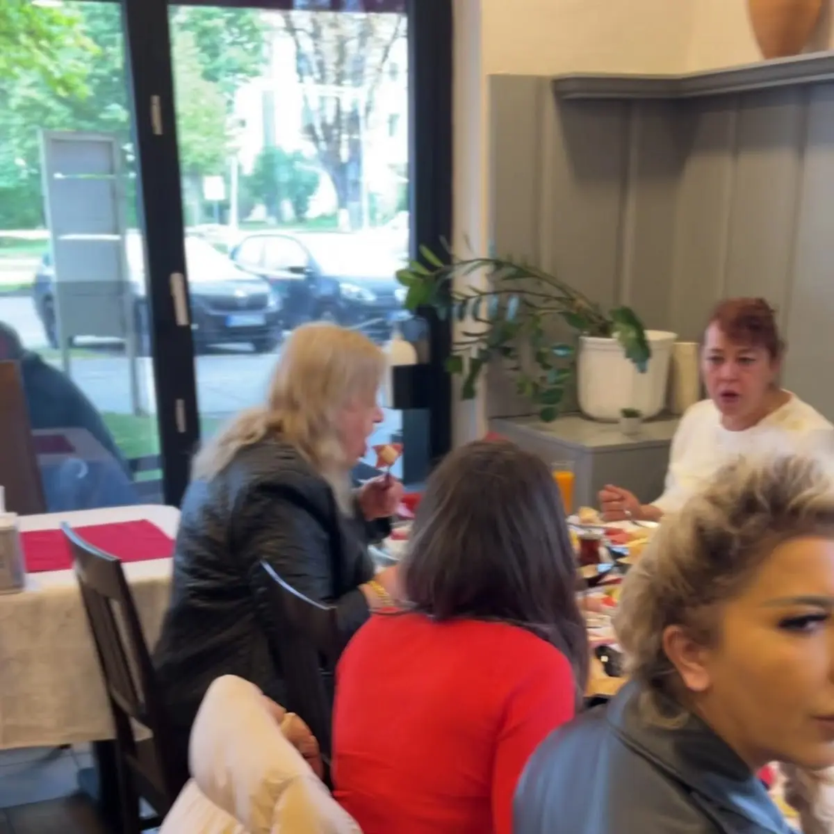 Atmosphäre, EssPoint Pide & Grill München