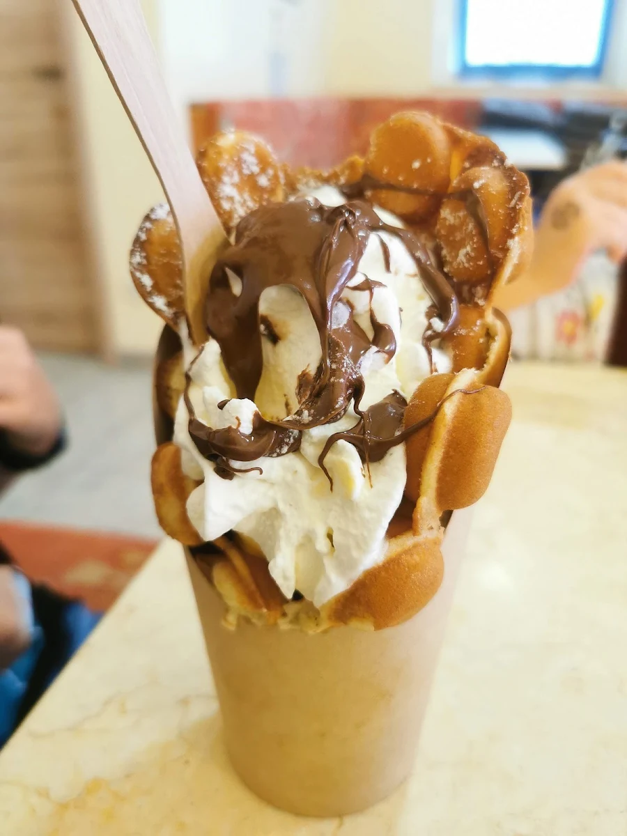 Bubble-waffel Mit Mango-eis