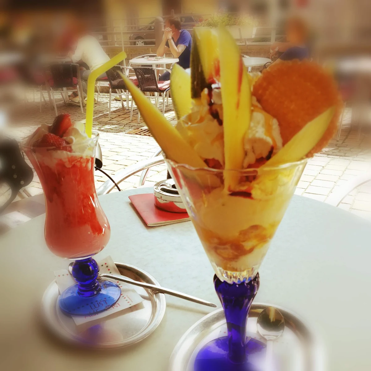 Mangoeisbecher