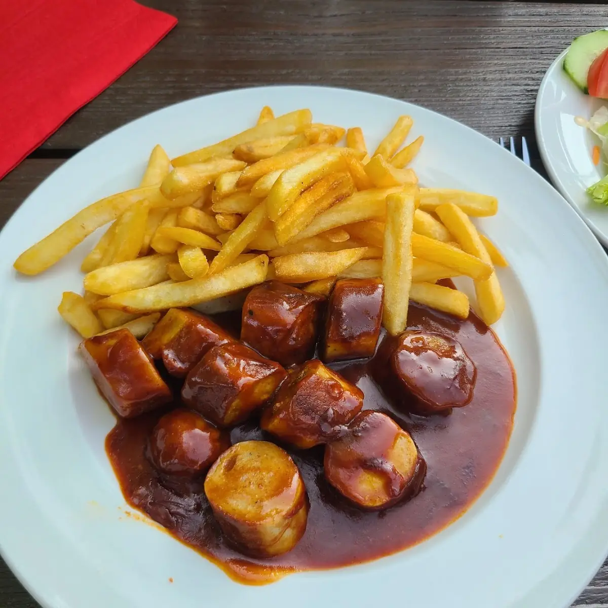 Currywurst Mit Pommes