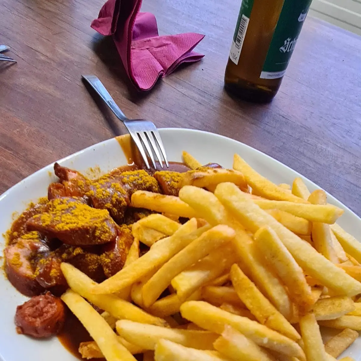 Currywurst Mit Pommes
