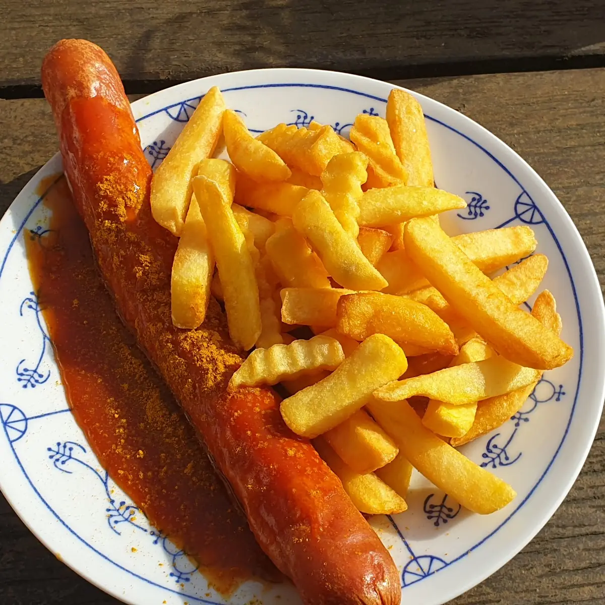 Currywurst Mit Pommes