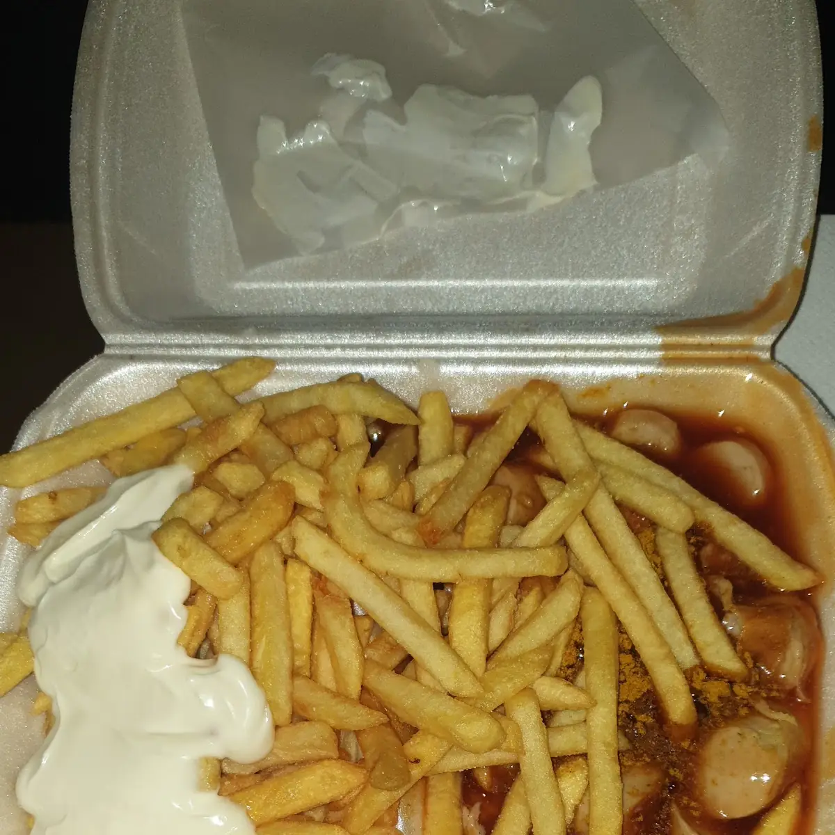 Currywurst Mit Pommes