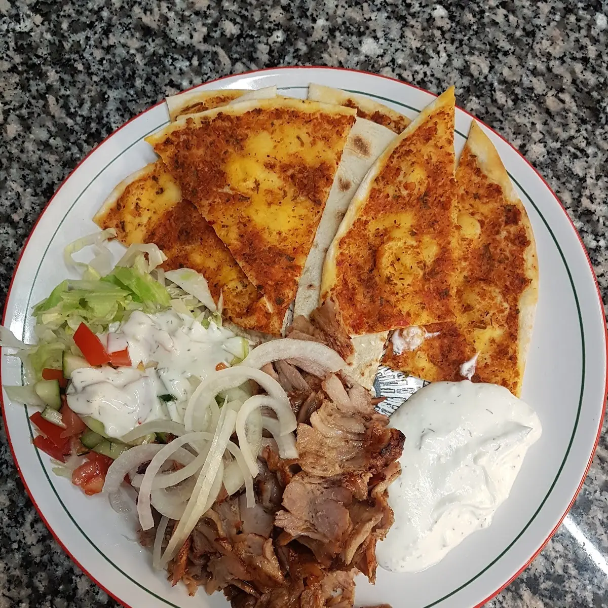 Lahmacun Mit Fleisch