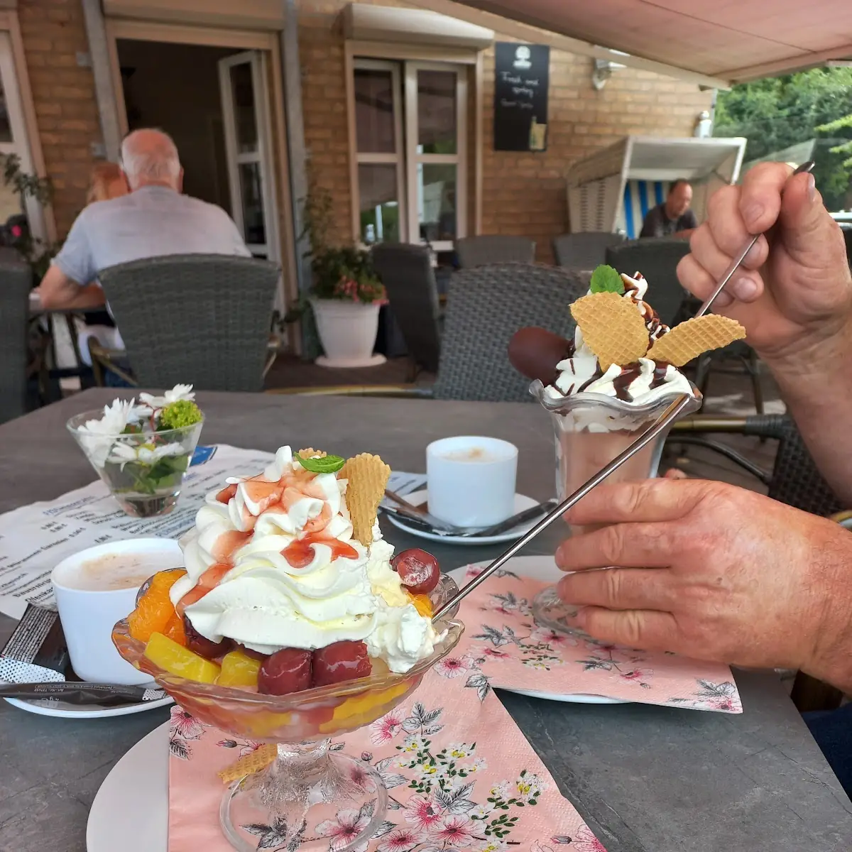 Früchte Eisbecher