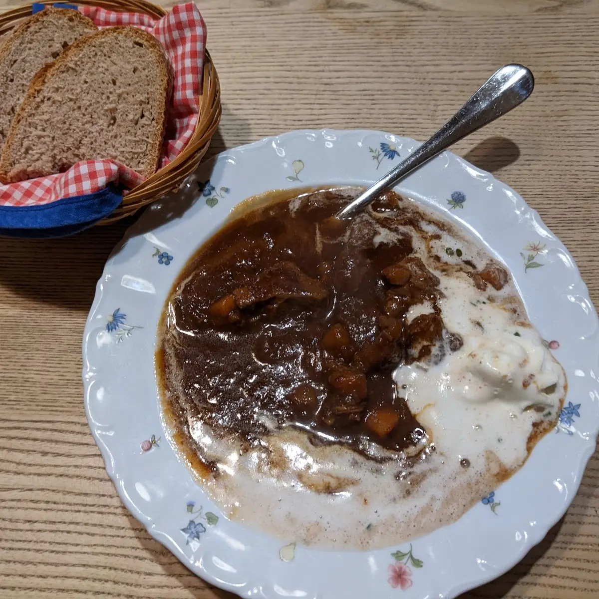 Gulaschsuppe