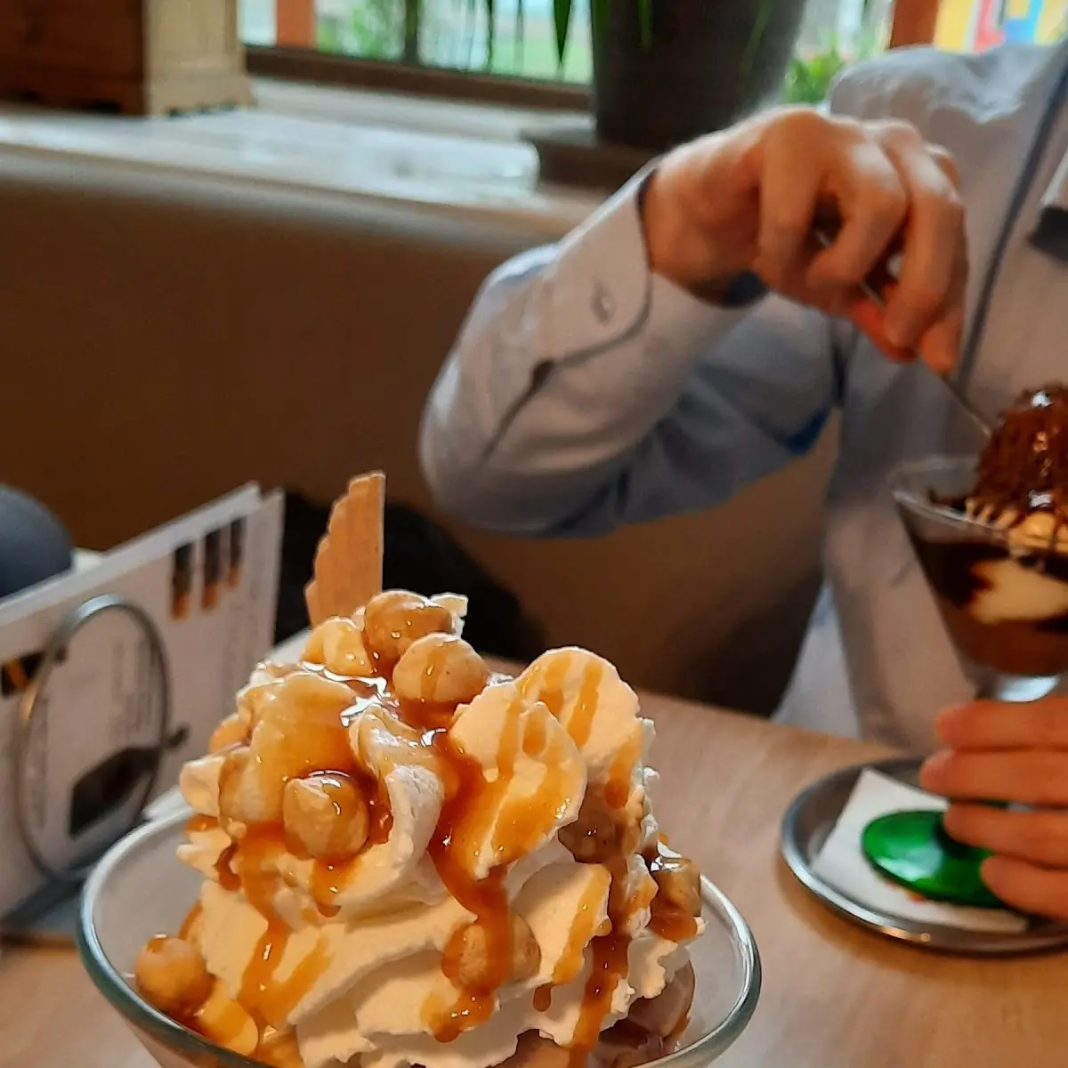 Nussbecher