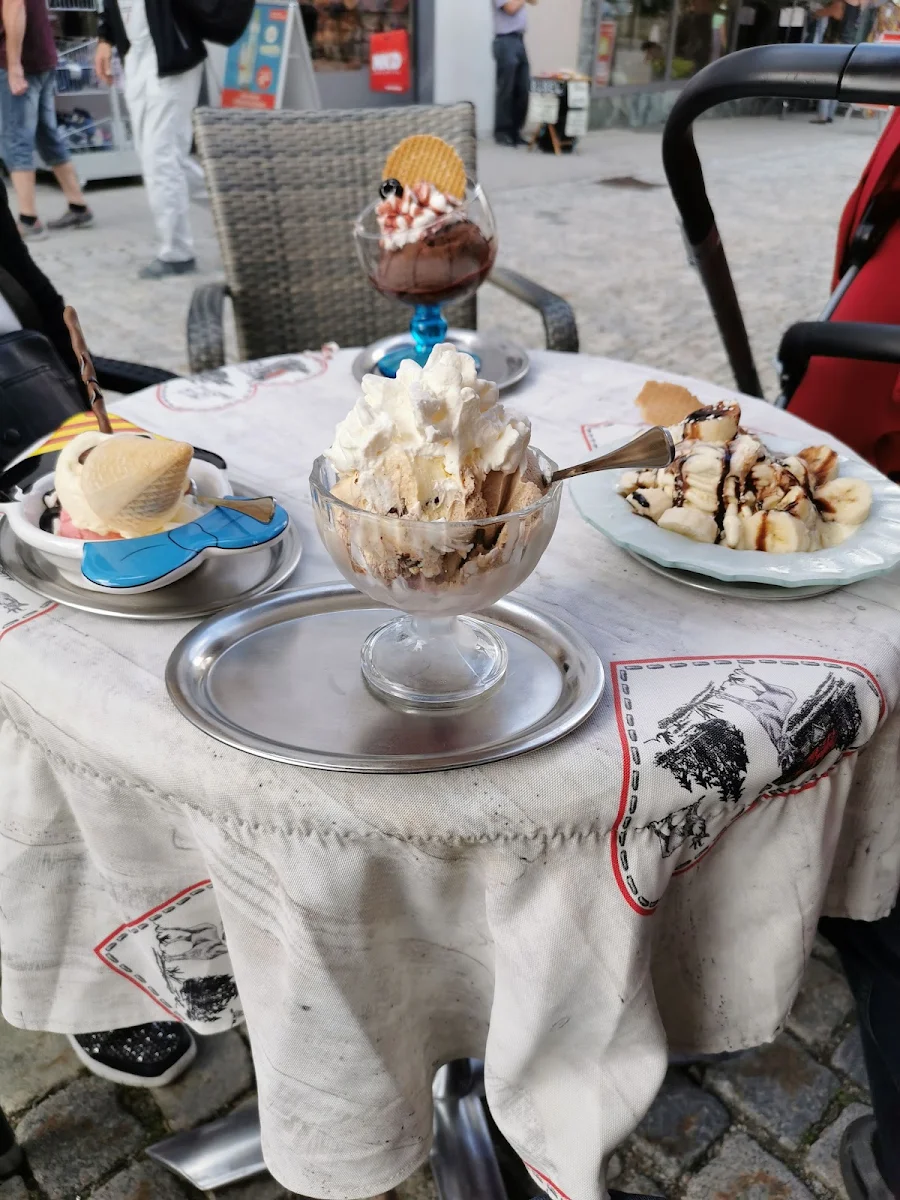 Spaghetti Eis Banana Split