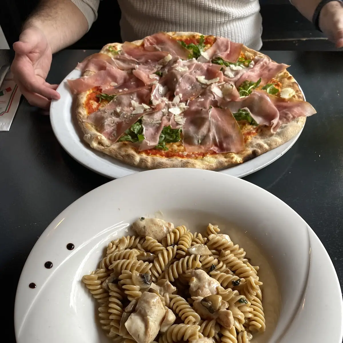 Prosciutto E Funghi