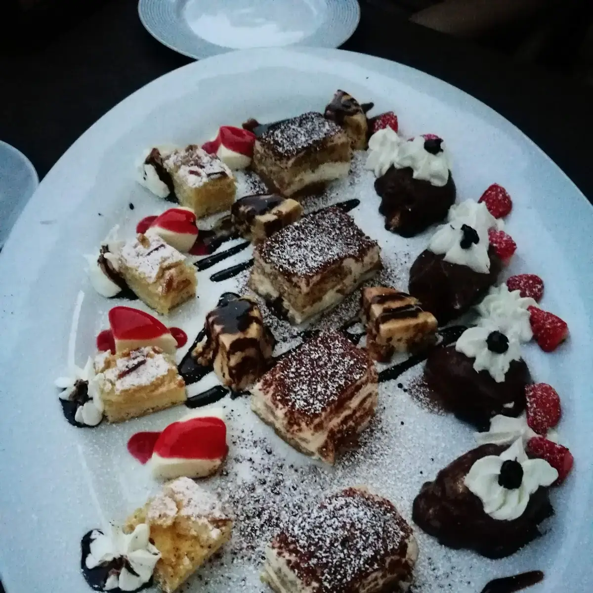 Gemischte Desserplatte