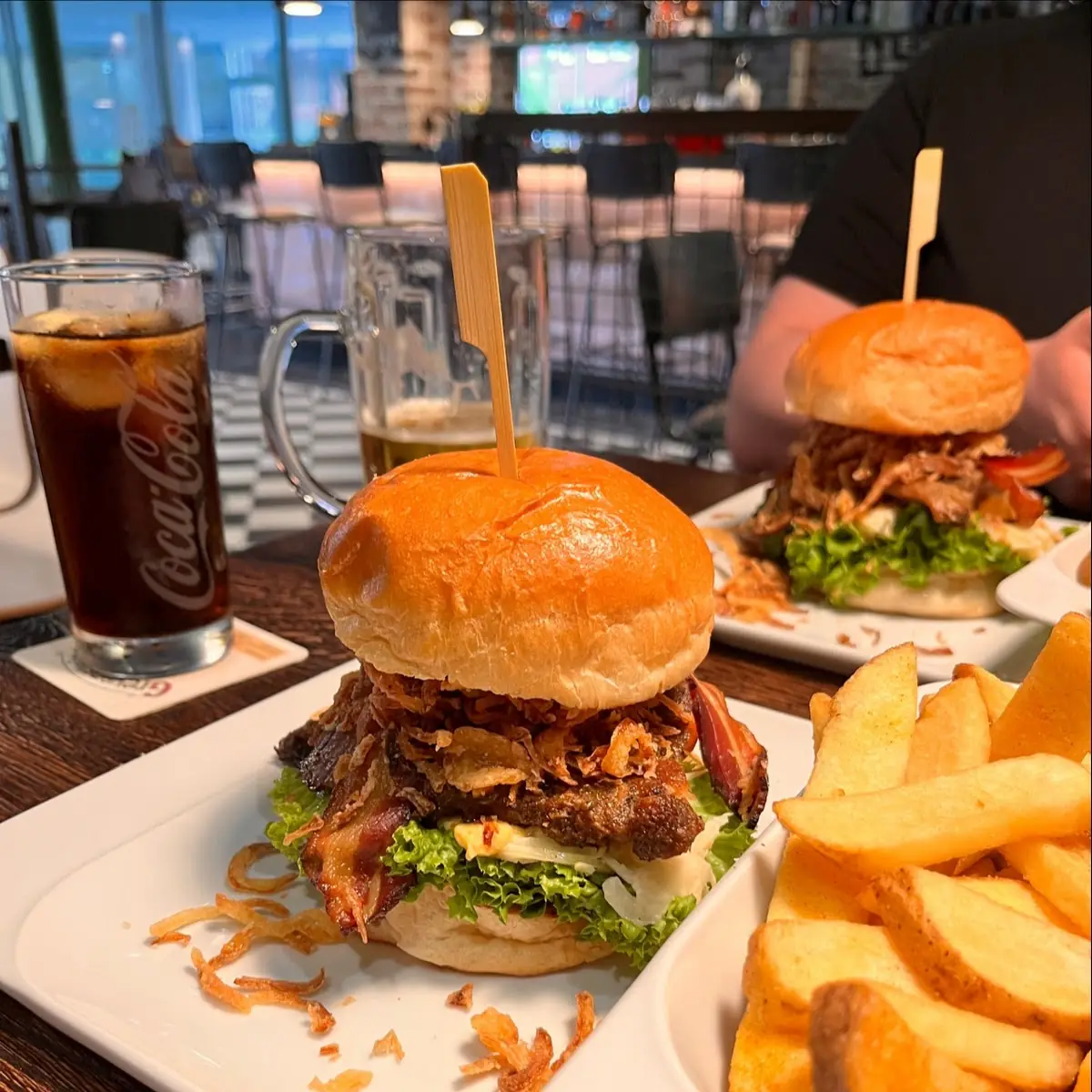 Pulled Beef Burger