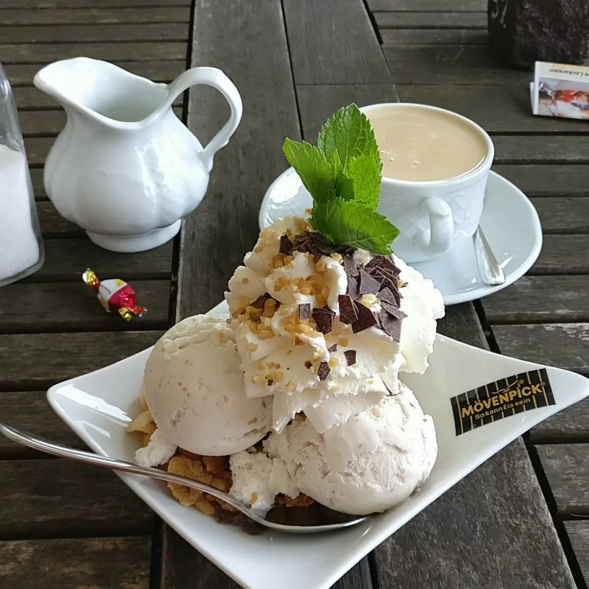 Nuss Eisbecher