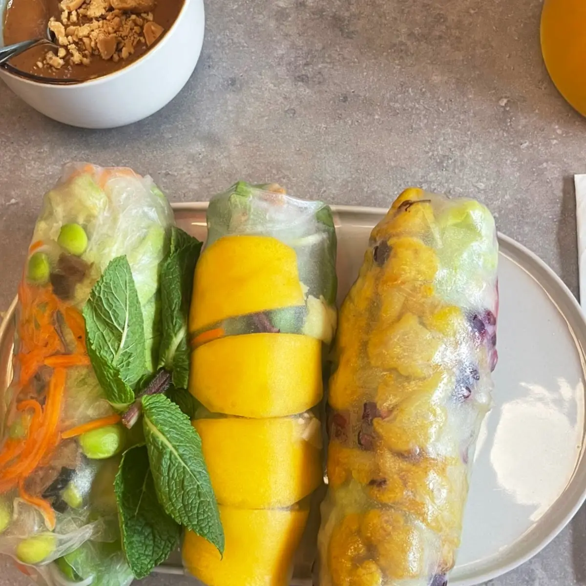 Avo Mango Roll