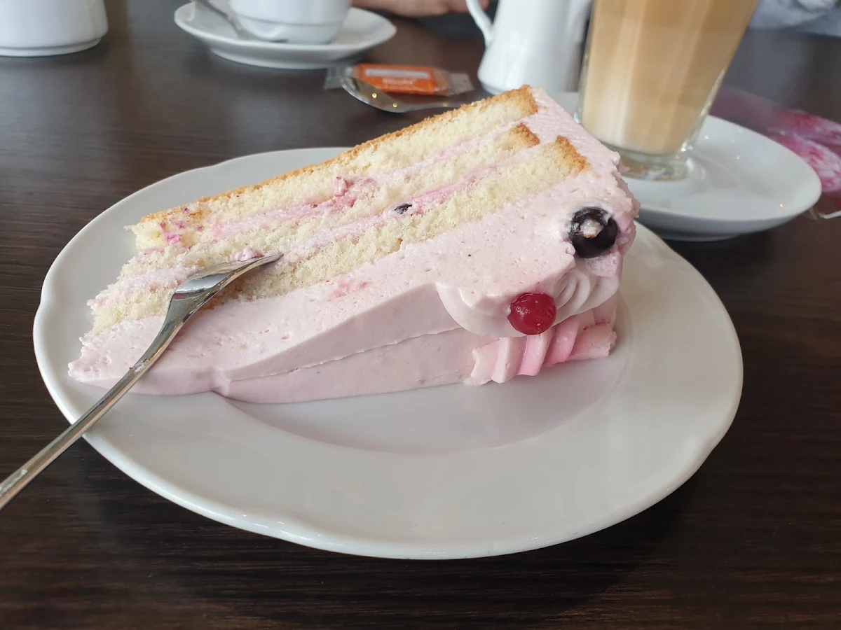 Strawberry Cake