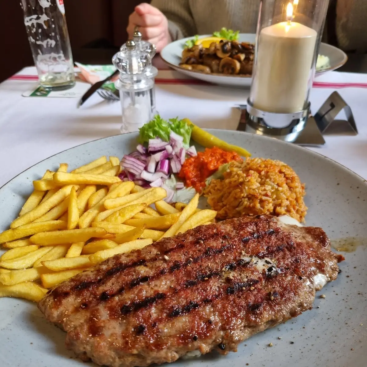 Hacksteak Mit Schafskäse