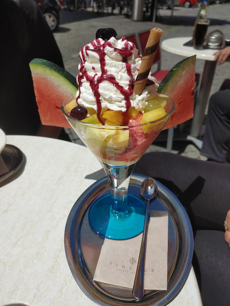 Früchtebecher